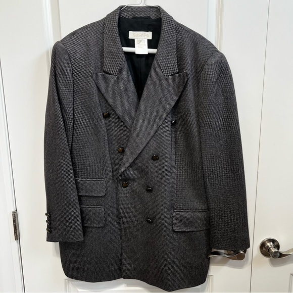 Escada Jackets & Blazers - Escada Elegant Black Blazer